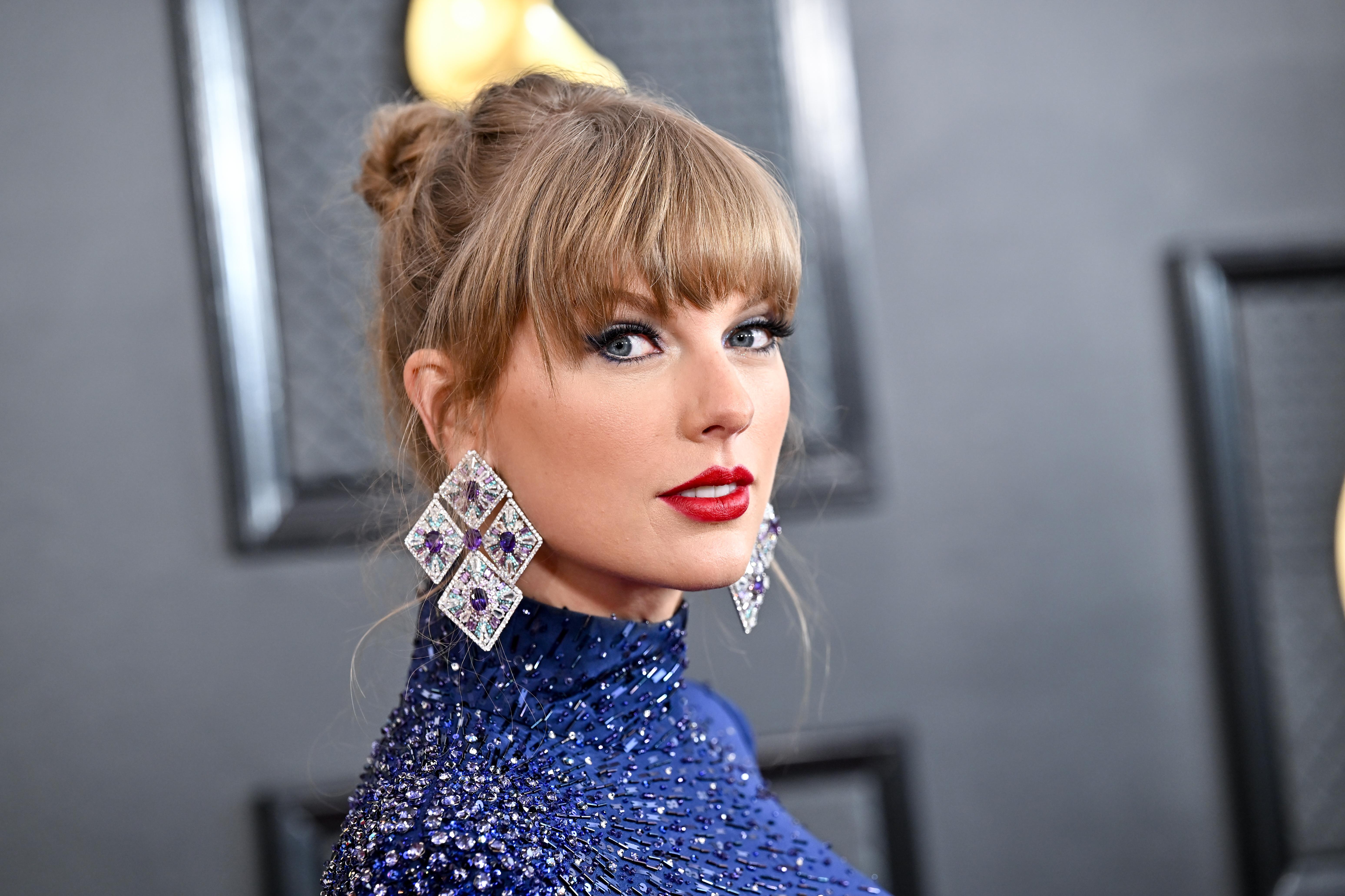 Taylor Swift Wore Million Jewelry To The Grammys