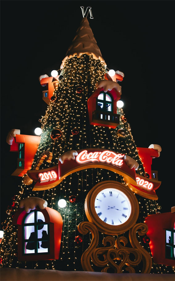 Festive Aesthetic Wallpaper For Phone Coco Cola Christmas Tree