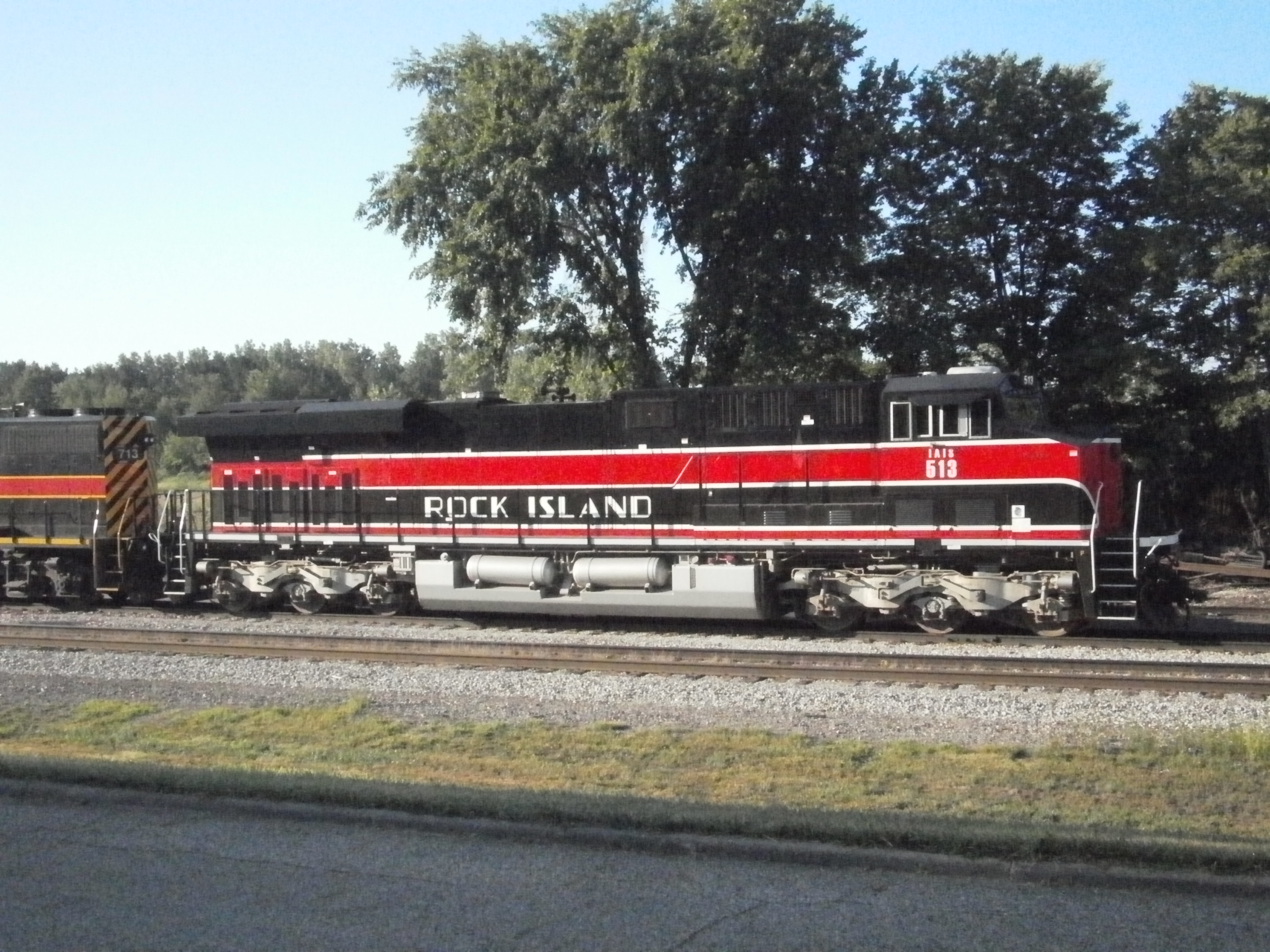 File Iowa Interstate Railroad S Es44ac In Rock Island Colors Jpg