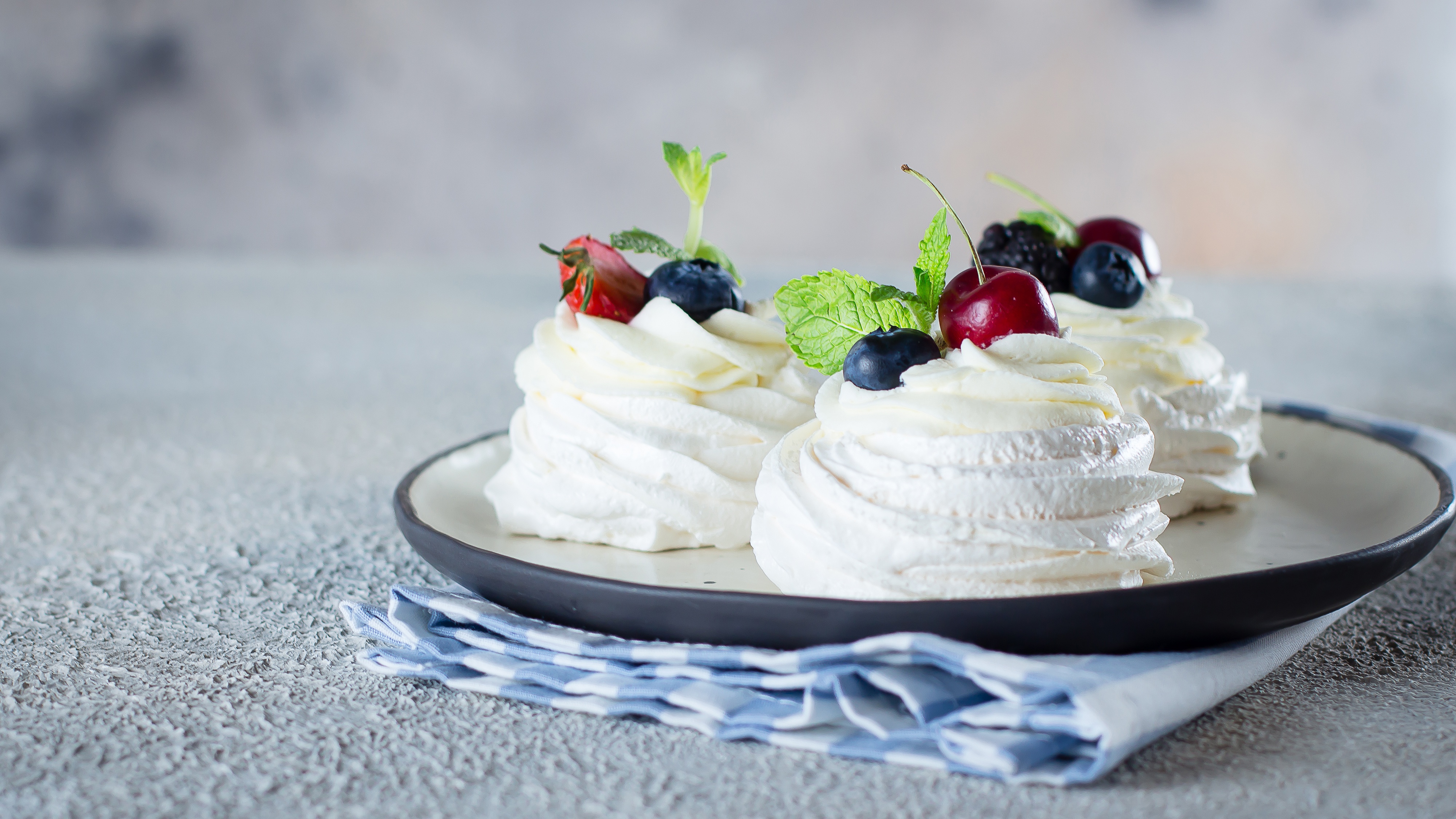 Dessert Berry Food Meringue 4k Ultra HD Wallpaper