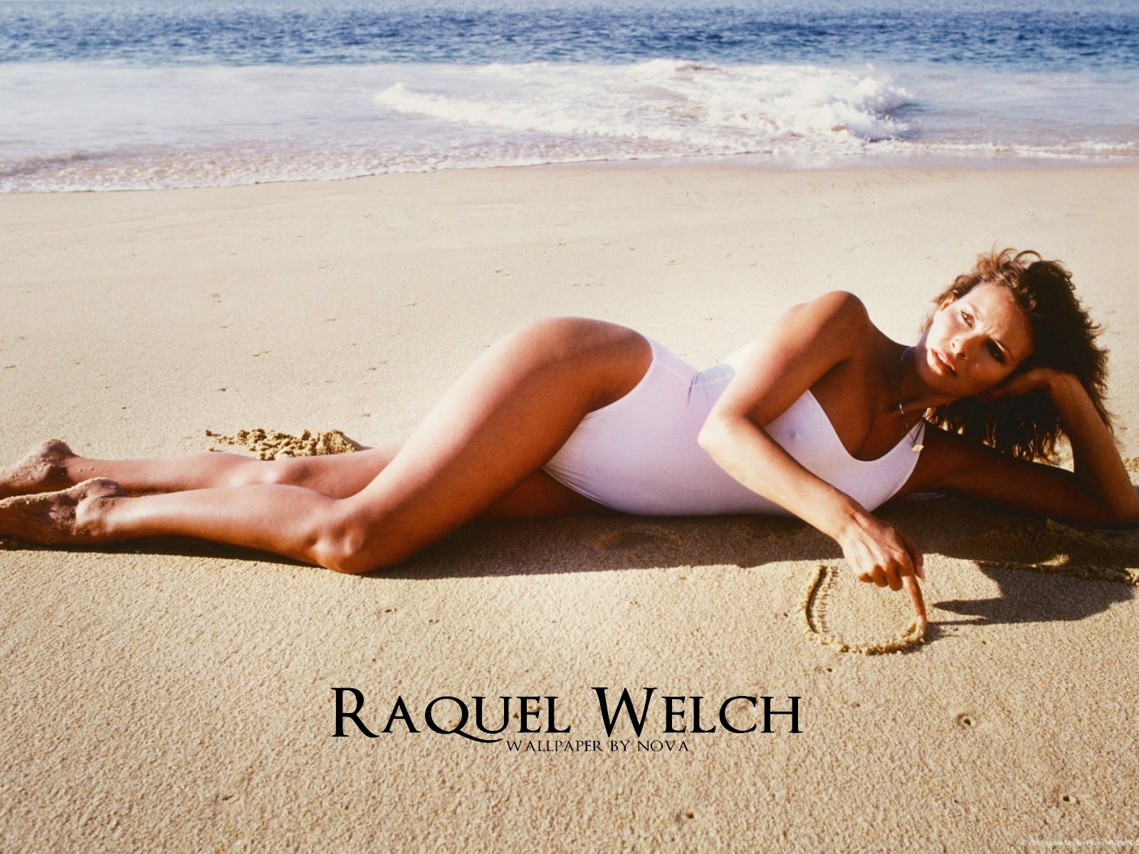 Raquel Welch Wallpaper