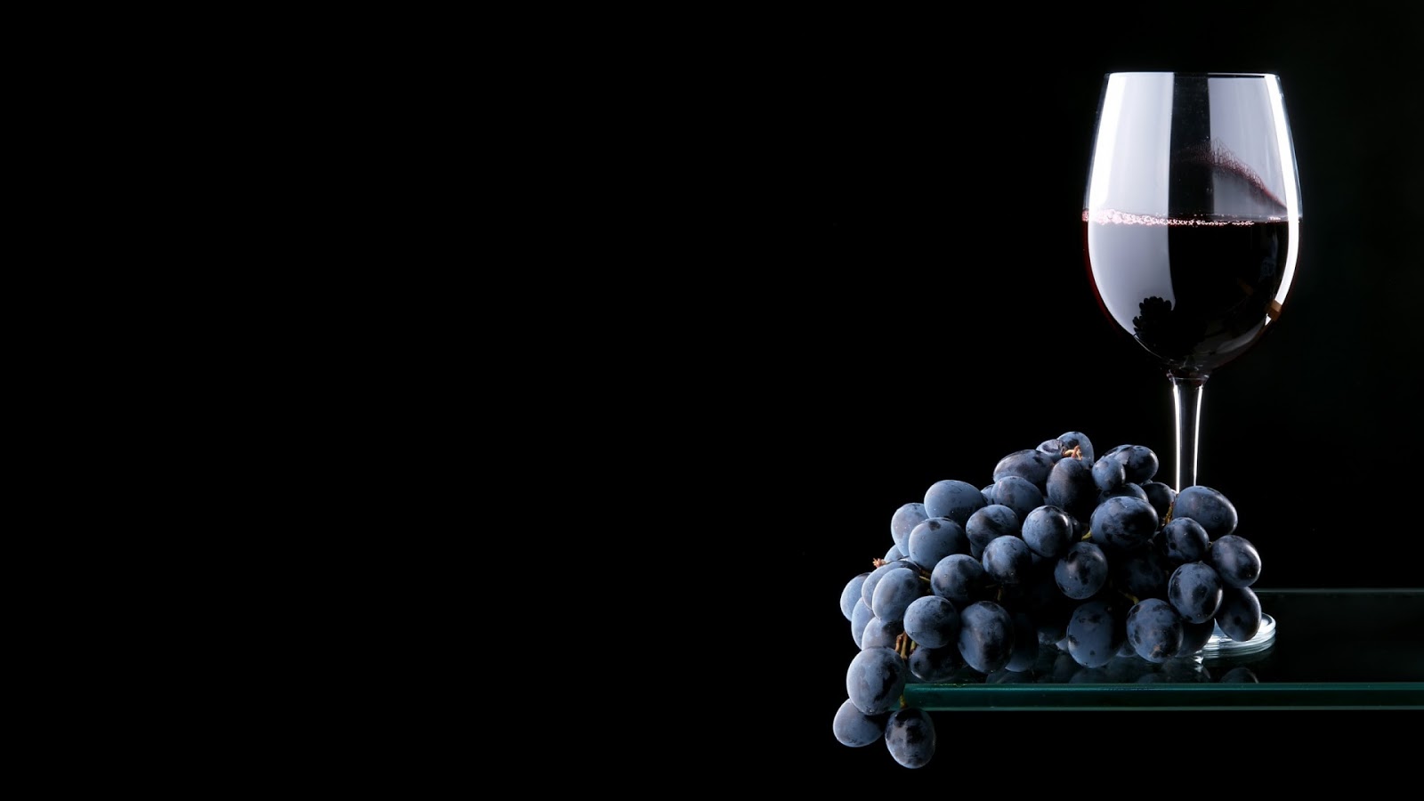 Red Wine Grapes Mystery Wallpaper