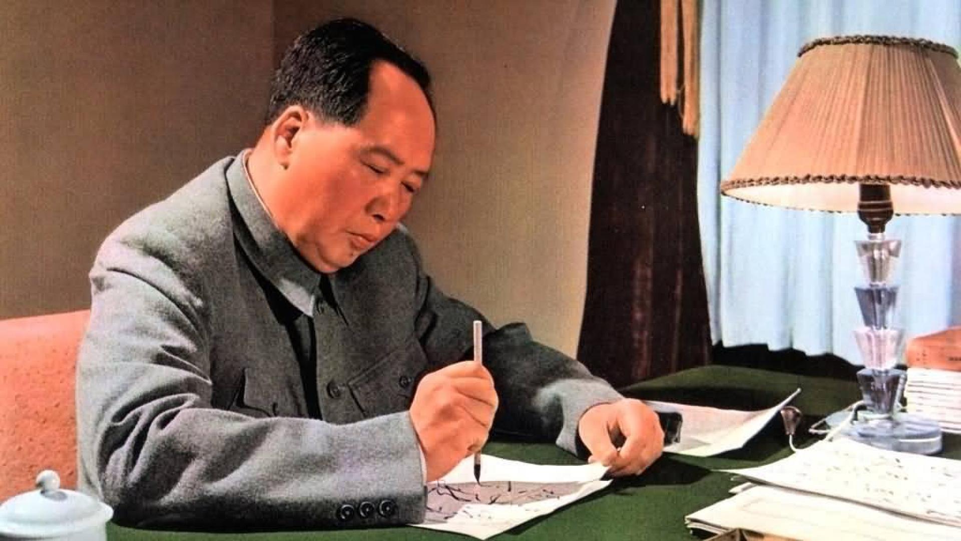 Mao Zedong Working Wallpaper HD