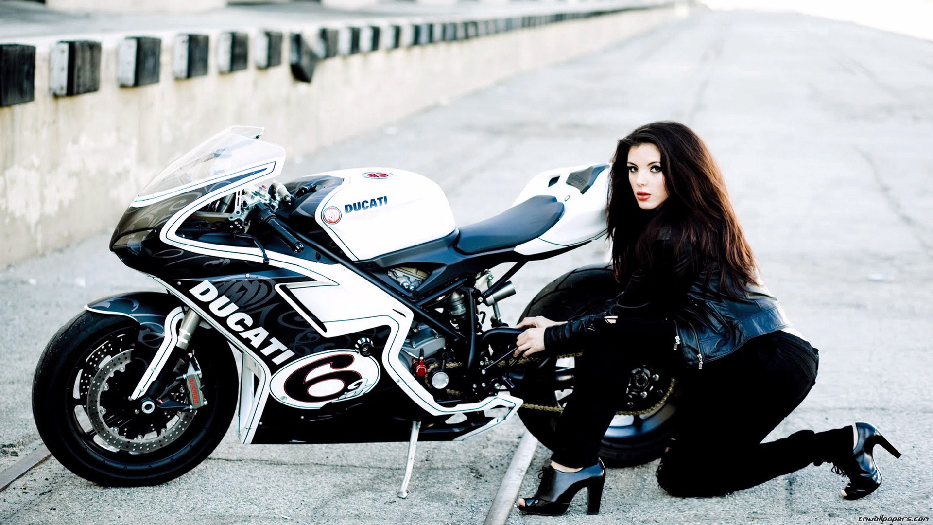 motorcycle girls wallpaper funny photos pictures images 2013 1920x1080