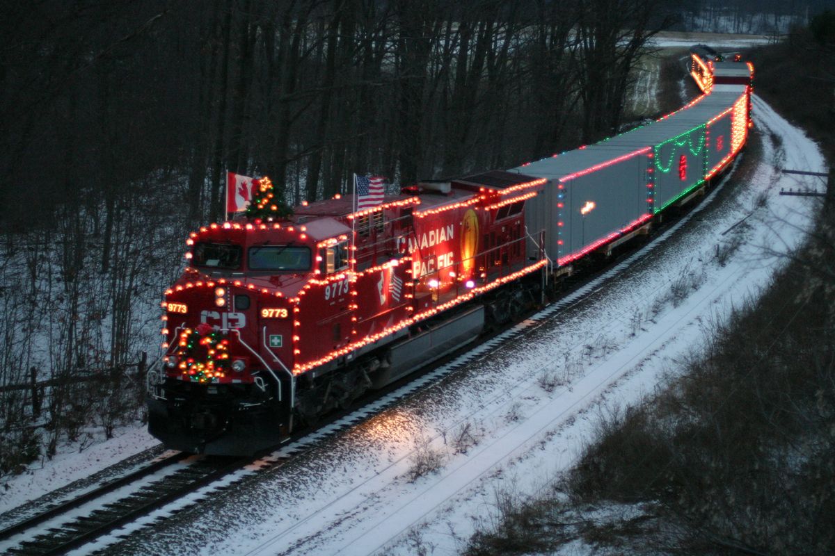 Xmas Train Christmas Landscapes Wallpaper Image