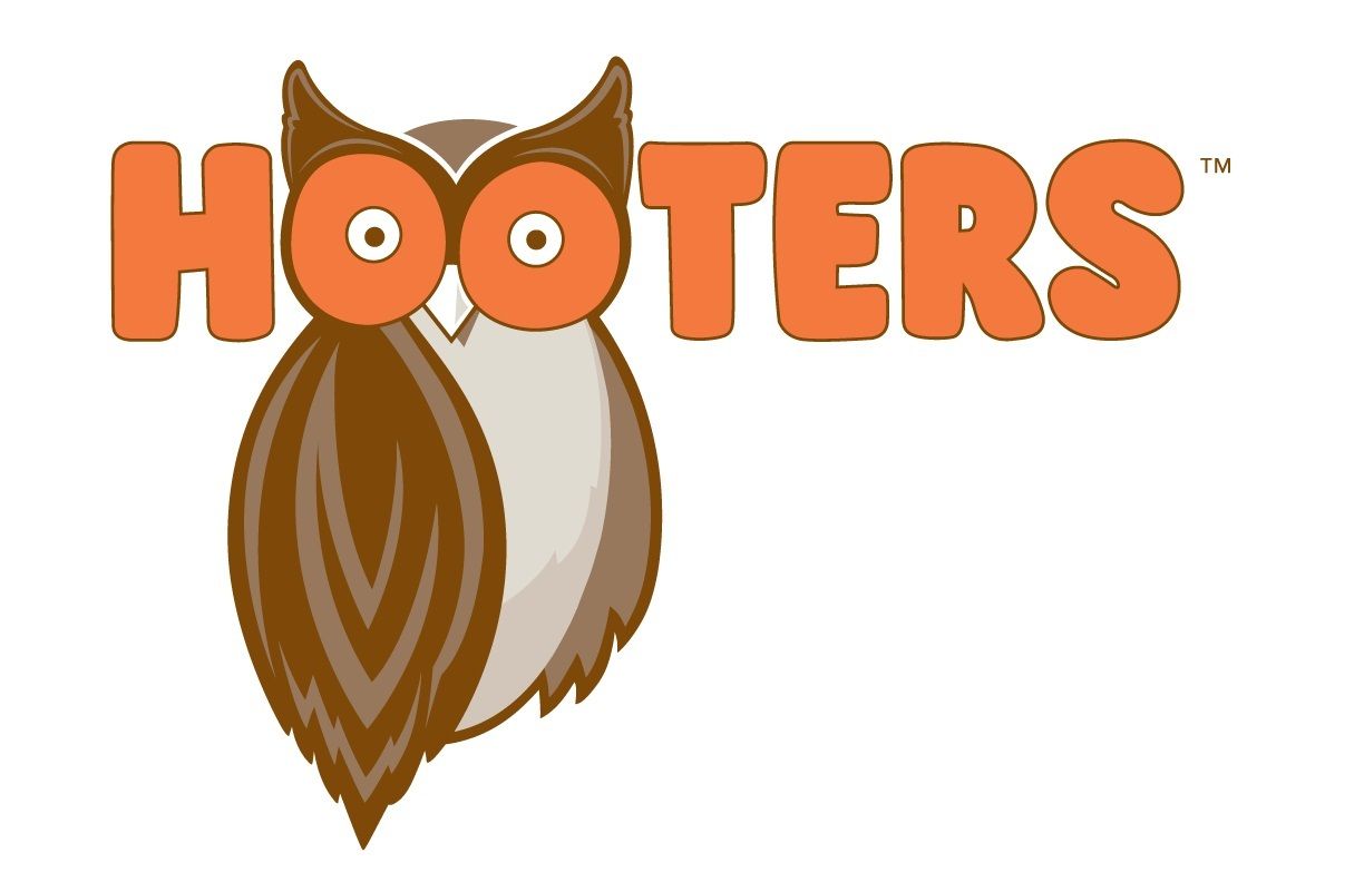 Hooters Offers Meal To Military On Veterans Day