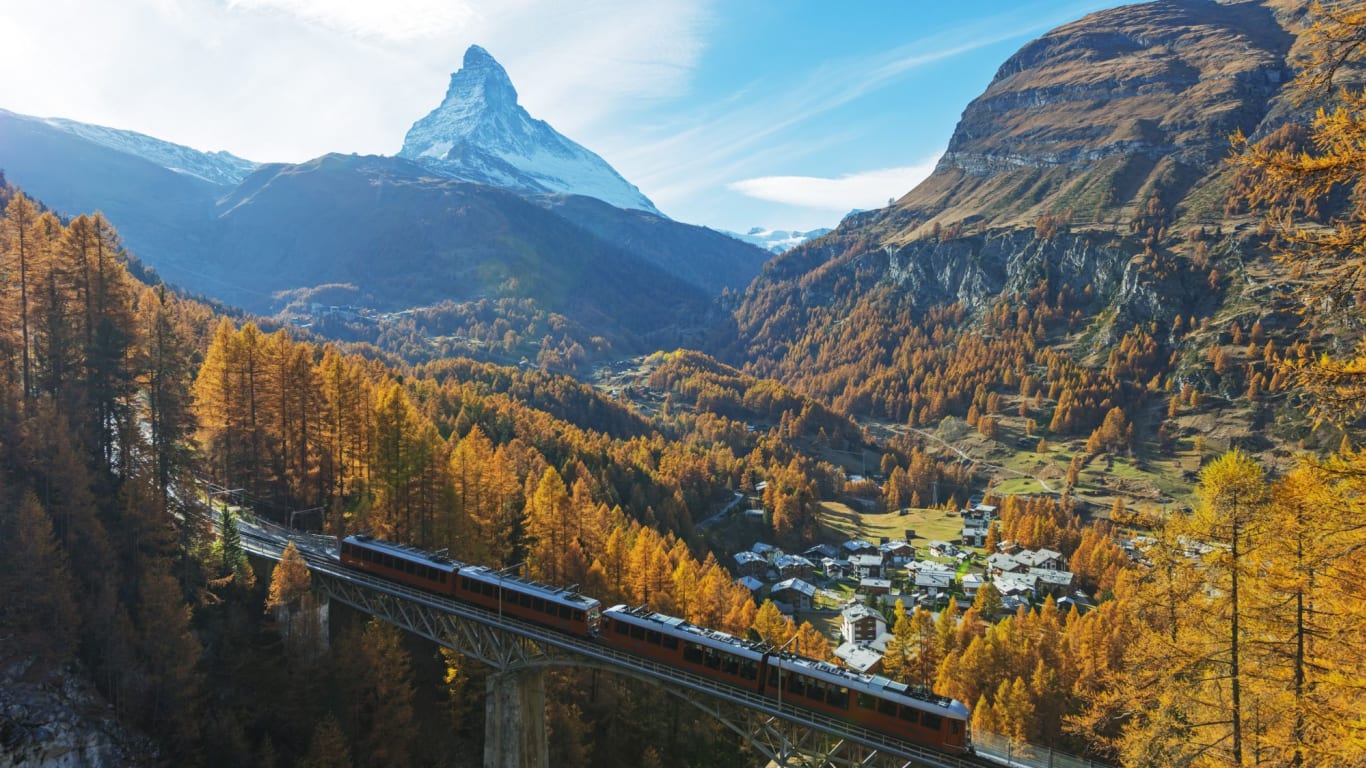 Signature Switzerland With Glacier Express Train