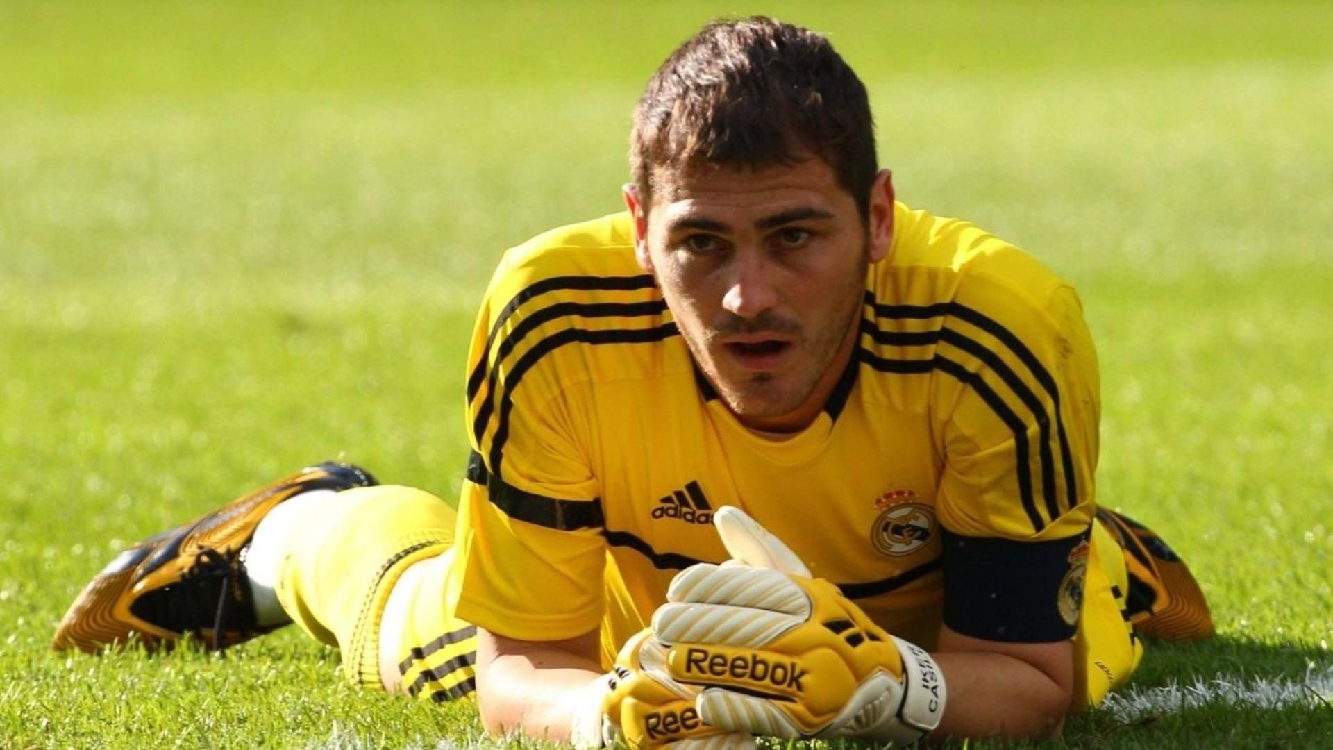 Iker Casillas Goalkeeper Spain Background HD