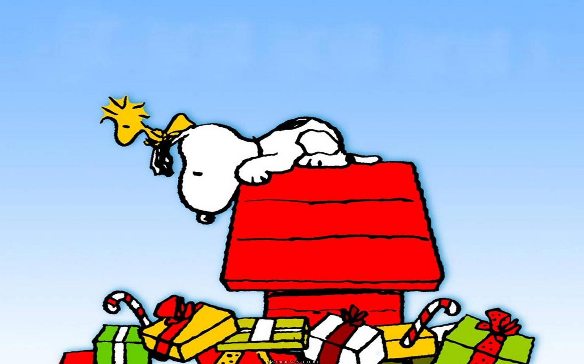 Snoopy Christmas Gifts Wallpaper