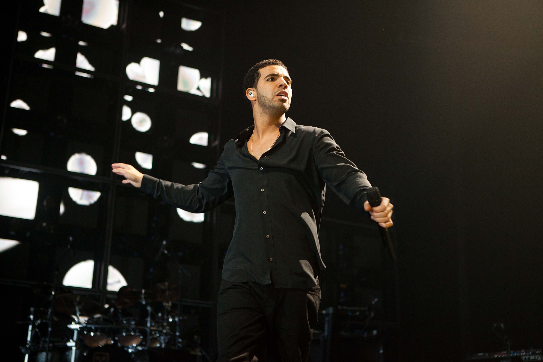 Drake on Stage Rap Wallpapers