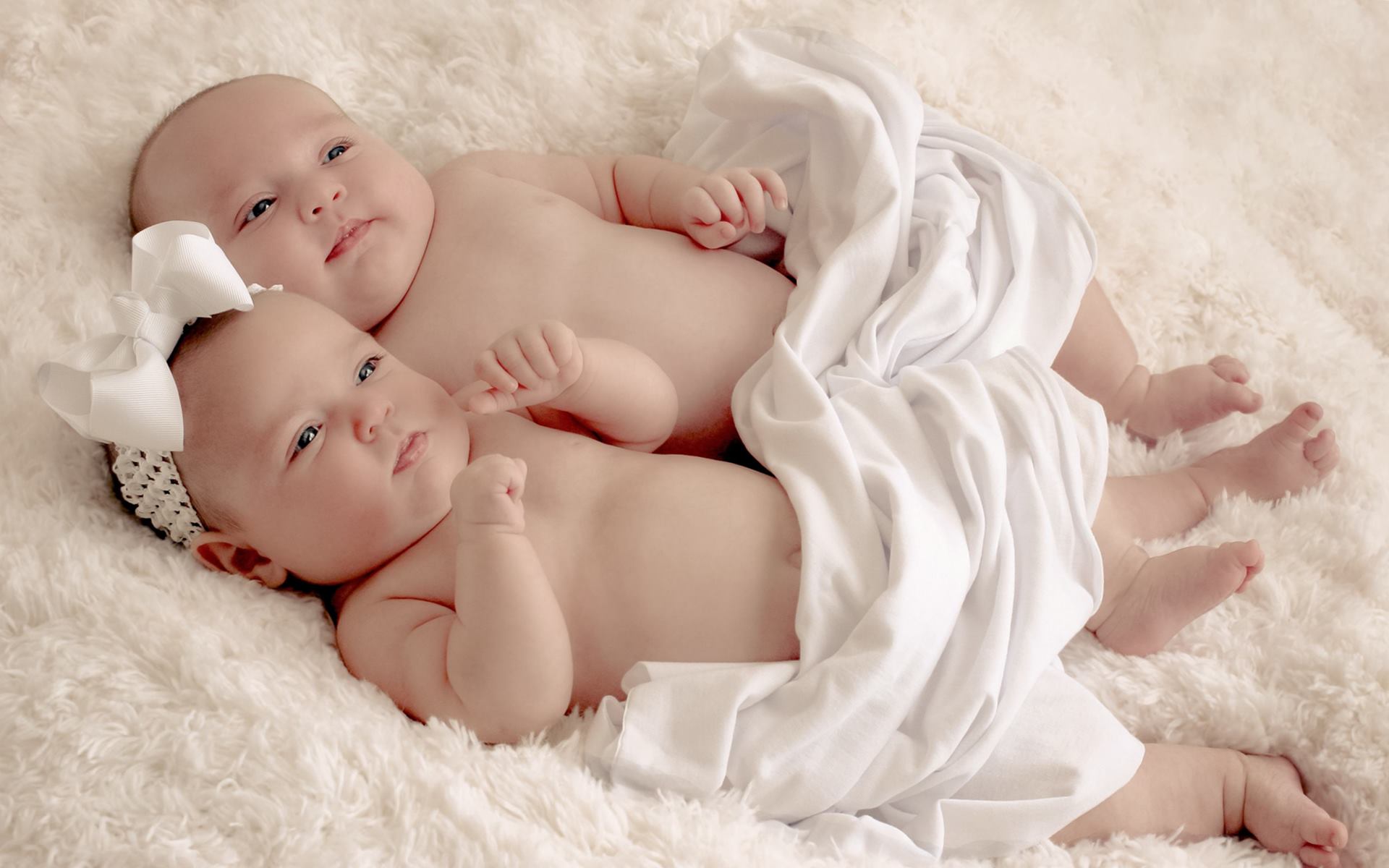 Twin Babies Wallpaper Desktop