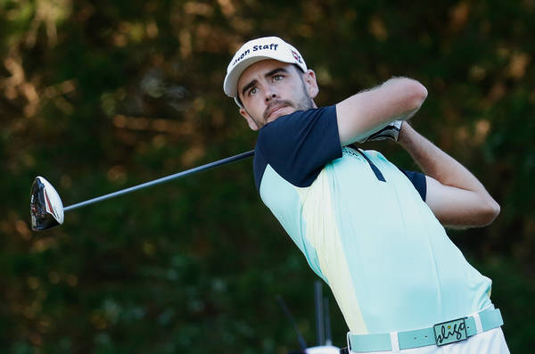 Troy Merritt Smiling And Posing Wallpaper