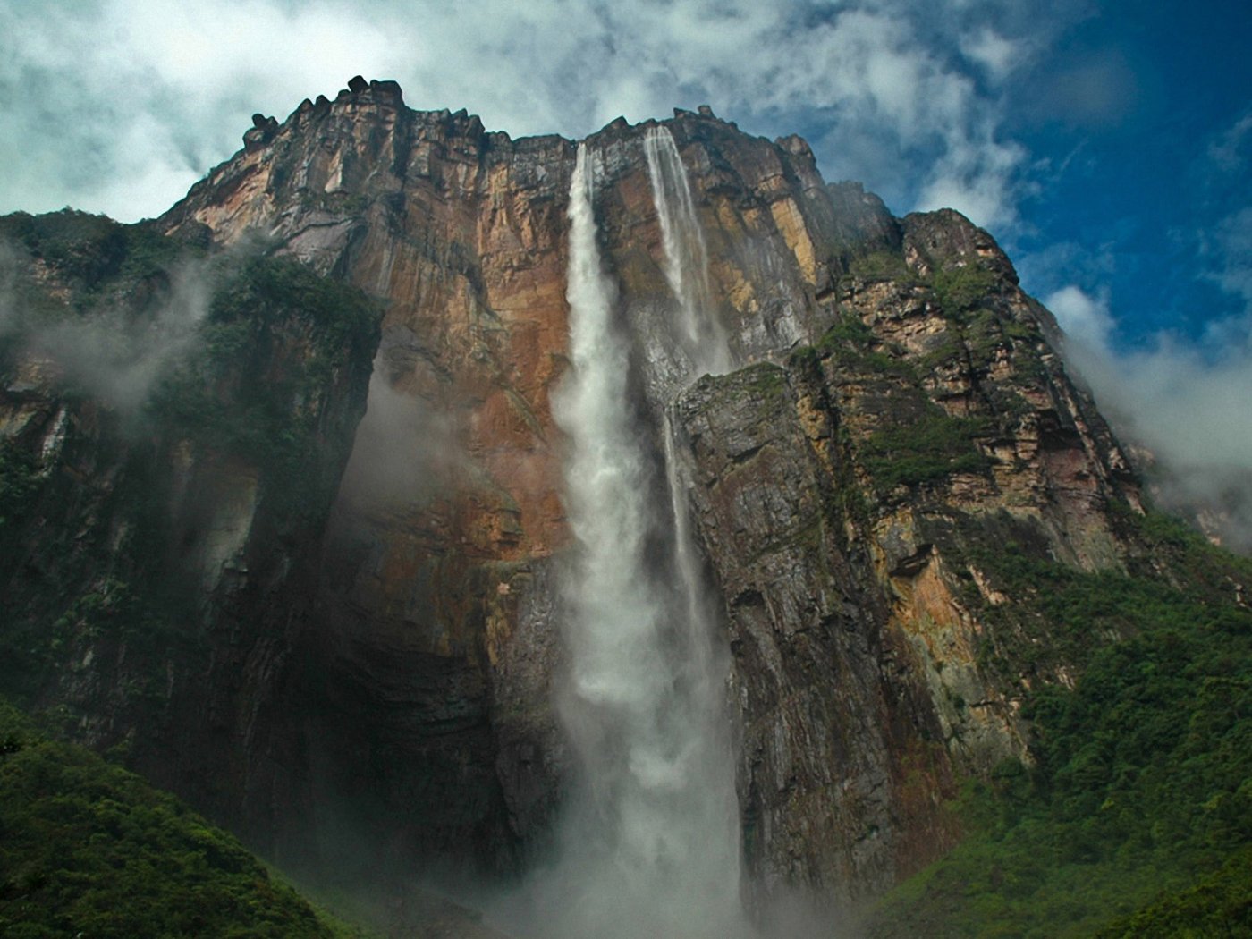 Lost World Where Angel Falls Plunges off Devils Mountain [38 PICS