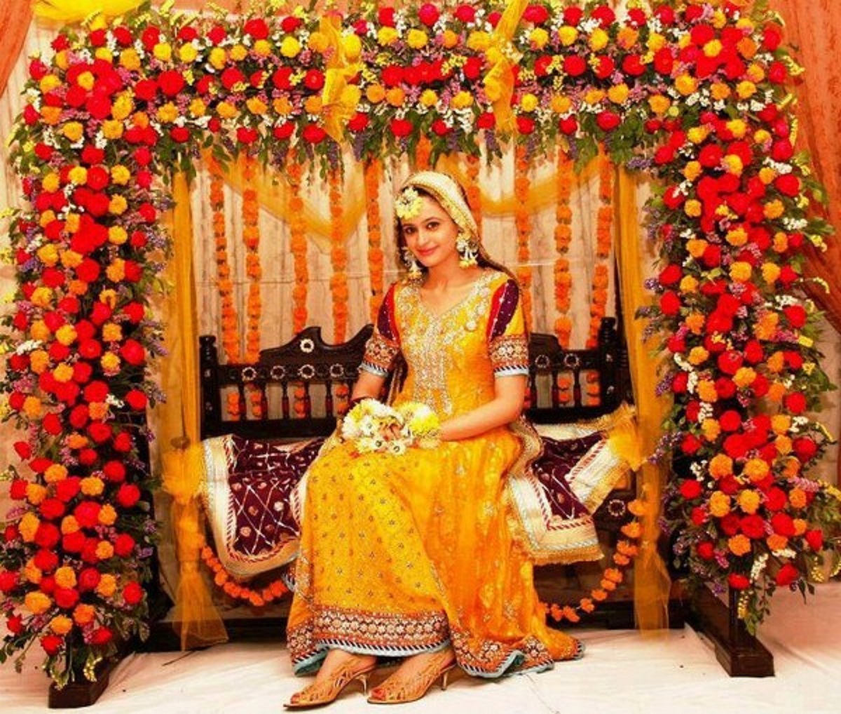 Most Beautiful Stylish Mehndi Brides Dresses New Collection