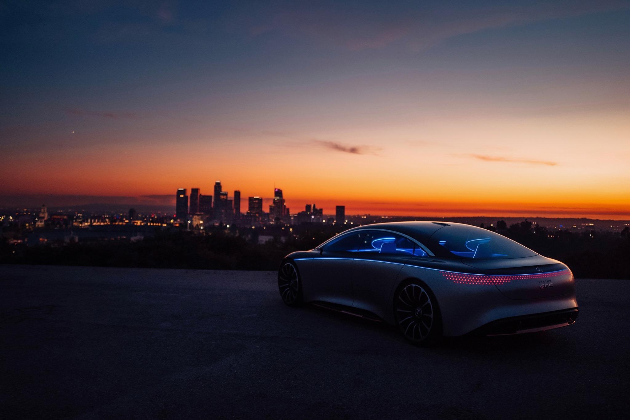 Mercedes Benz The Vision Eqs Creates A Connection Between