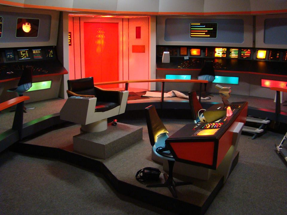 Featured image of post Star Trek Bridge Wallpaper It puts you in command of your own starfleet vessel with the ability to coordinate with your senior staff