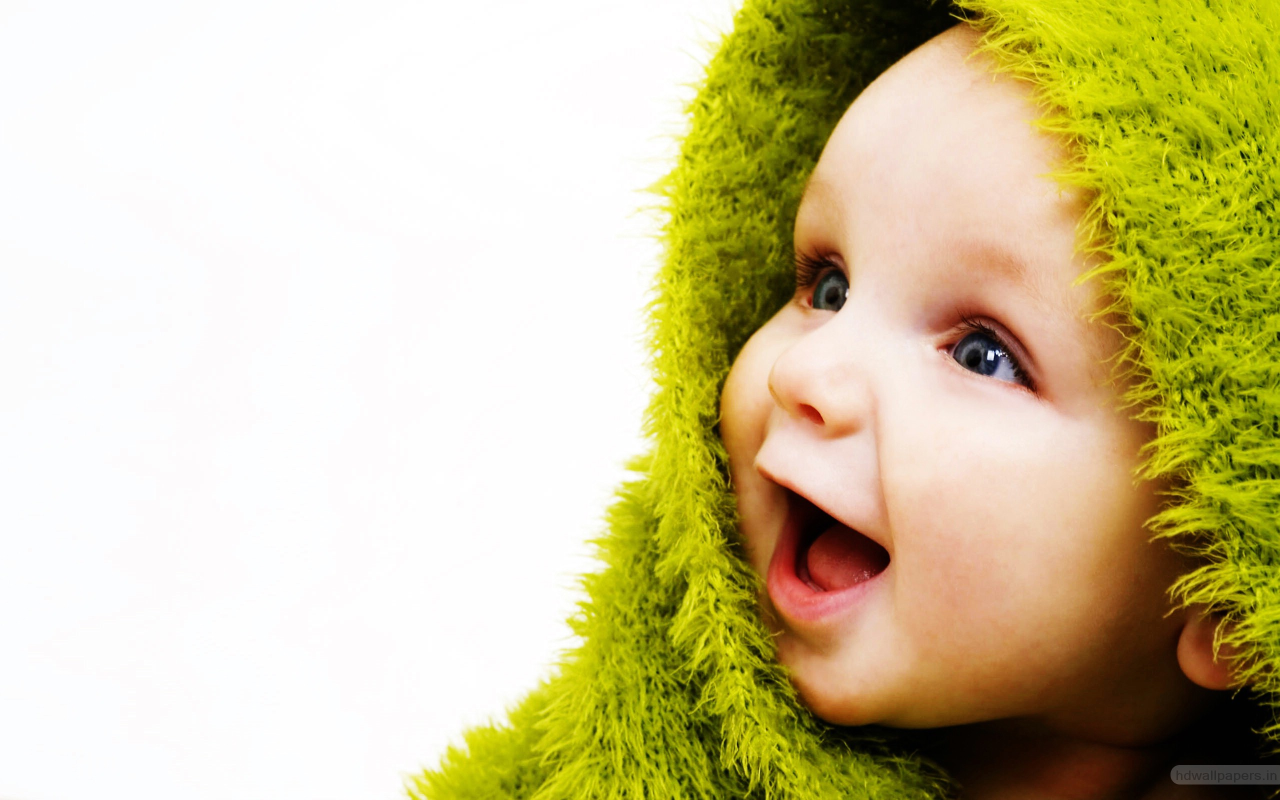 Little Cute Baby Wallpaper HD