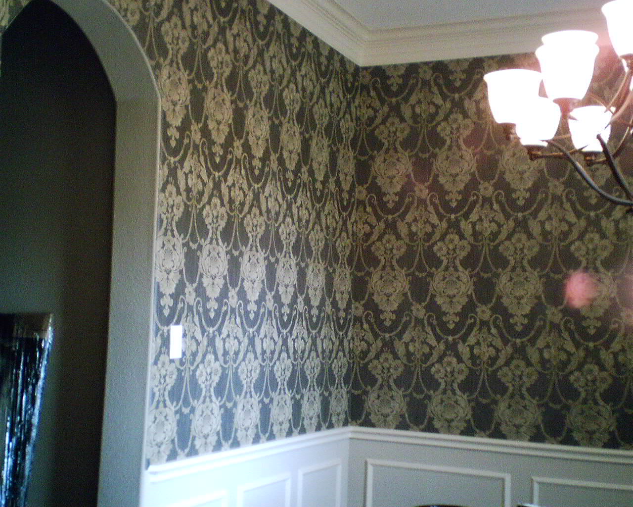 Classic Wallpaper Pattern in a Dining Room Today Wallpaperladys