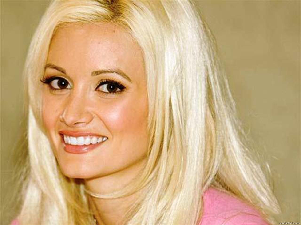 Holly Madison High quality wallpaper size 1280x960 of Holly Madison 1280x960