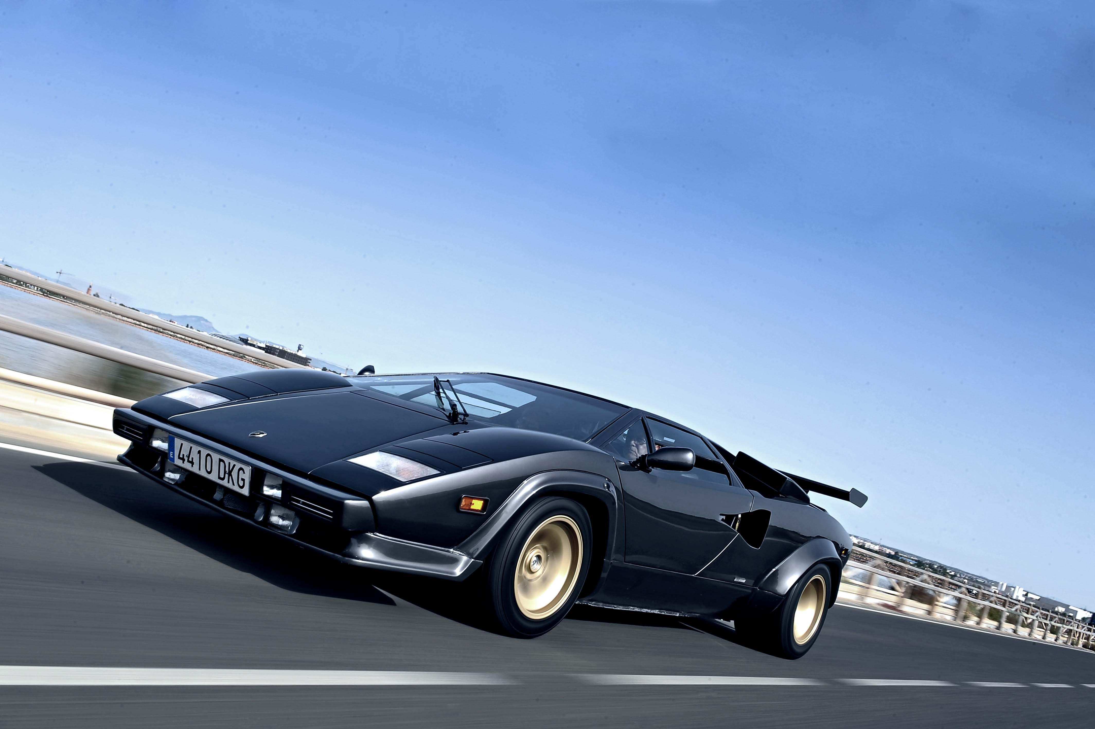 Lamborghini Countach HD Wallpaper Background Image