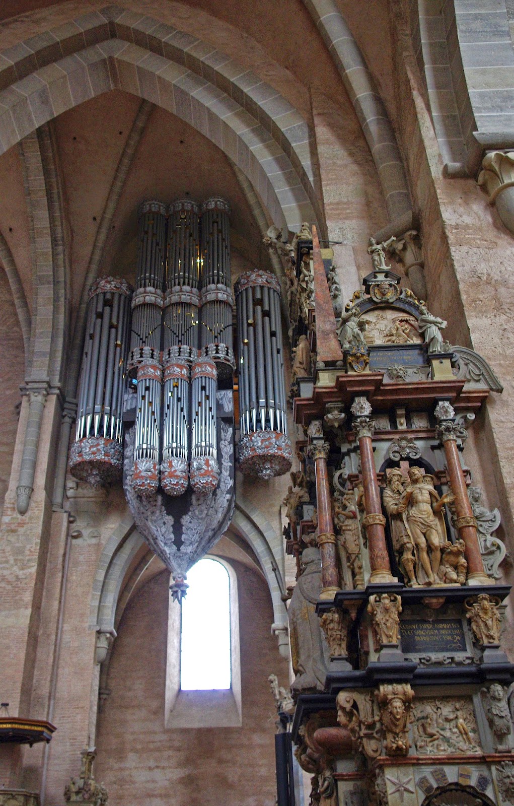 Altar With Pipe Organ In Background