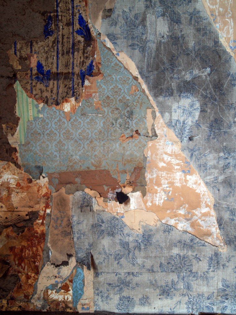 There S A Whole Series Of Photos The Room Where These Layers Were Wallpaper