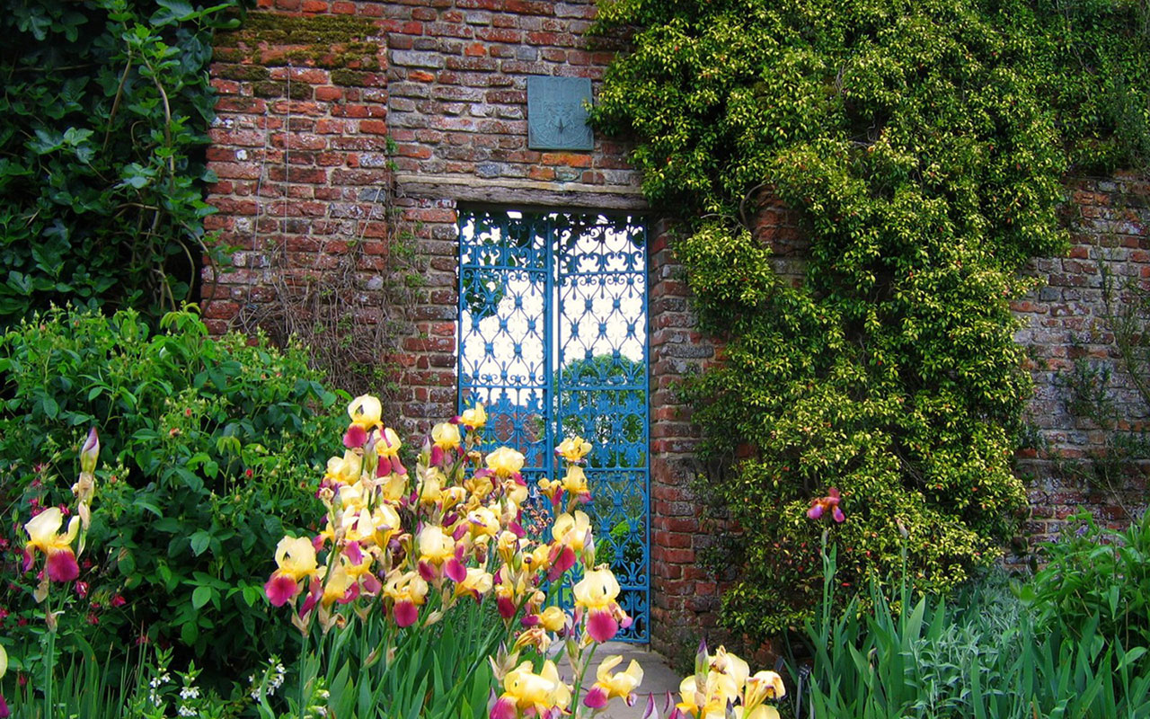 English Manor garden scenery wallpaper 3 Landscape Wallpapers