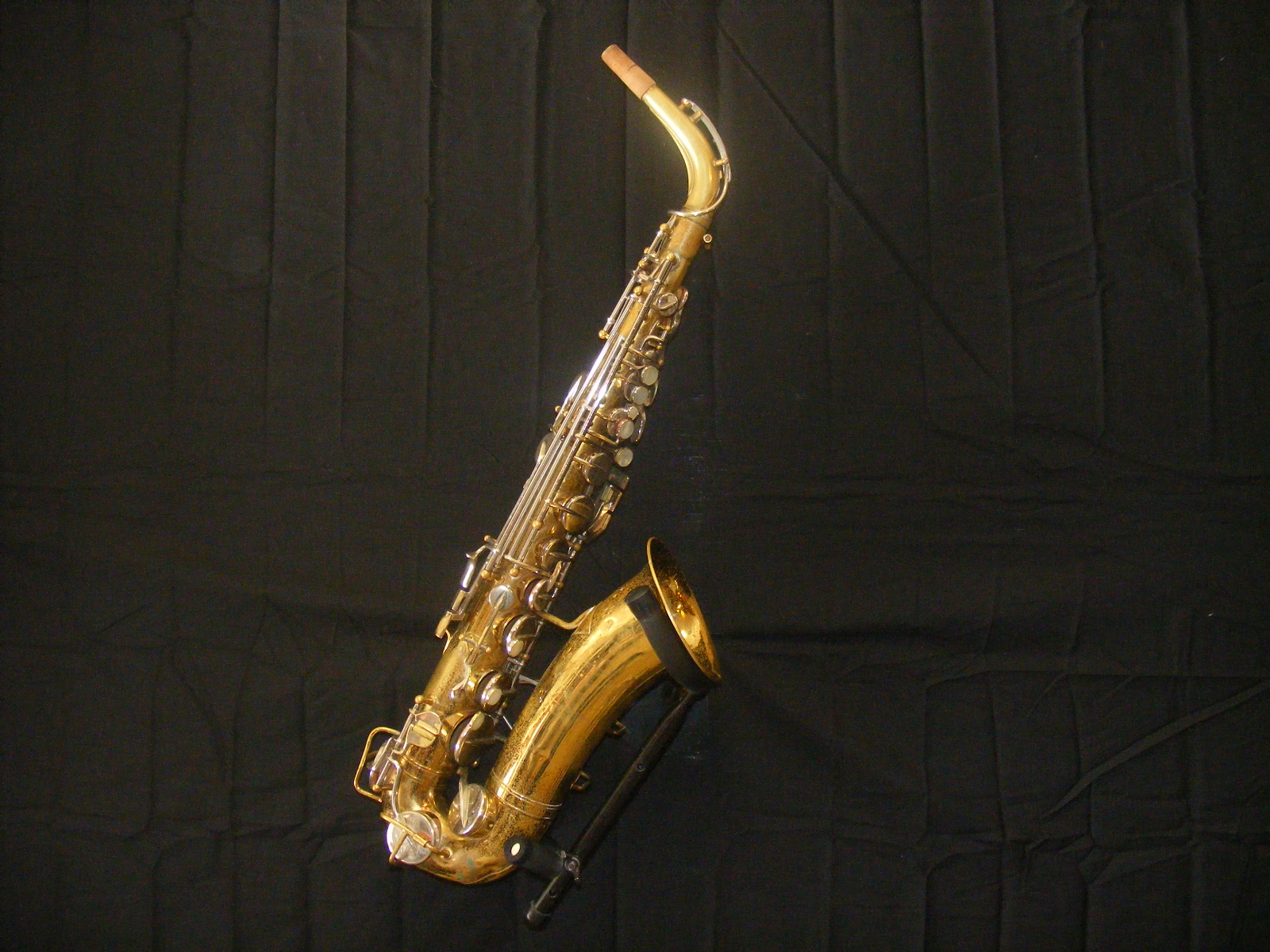 Муз инструмент саксофон
