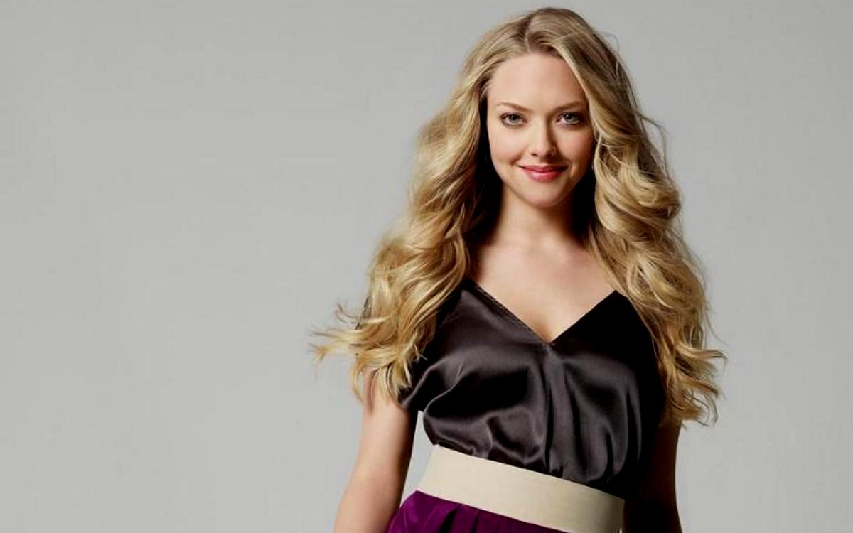 Amanda Seyfried Background Wallpaper