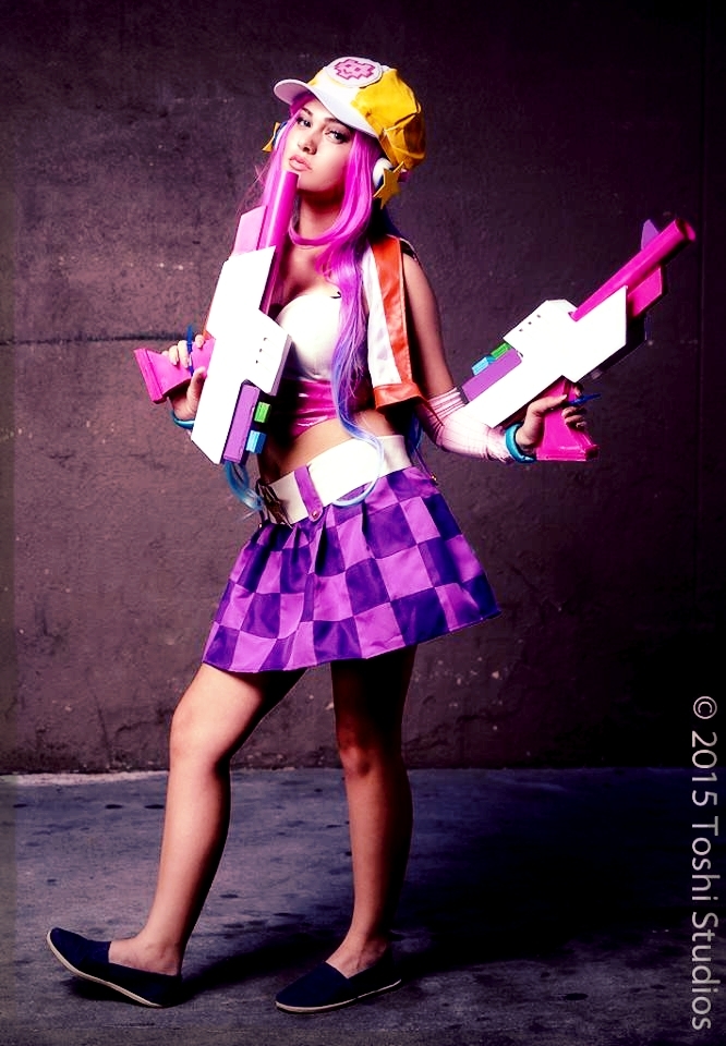 Arcade Miss Fortune League Of Legends Cosplay By Captain Galaxy On
