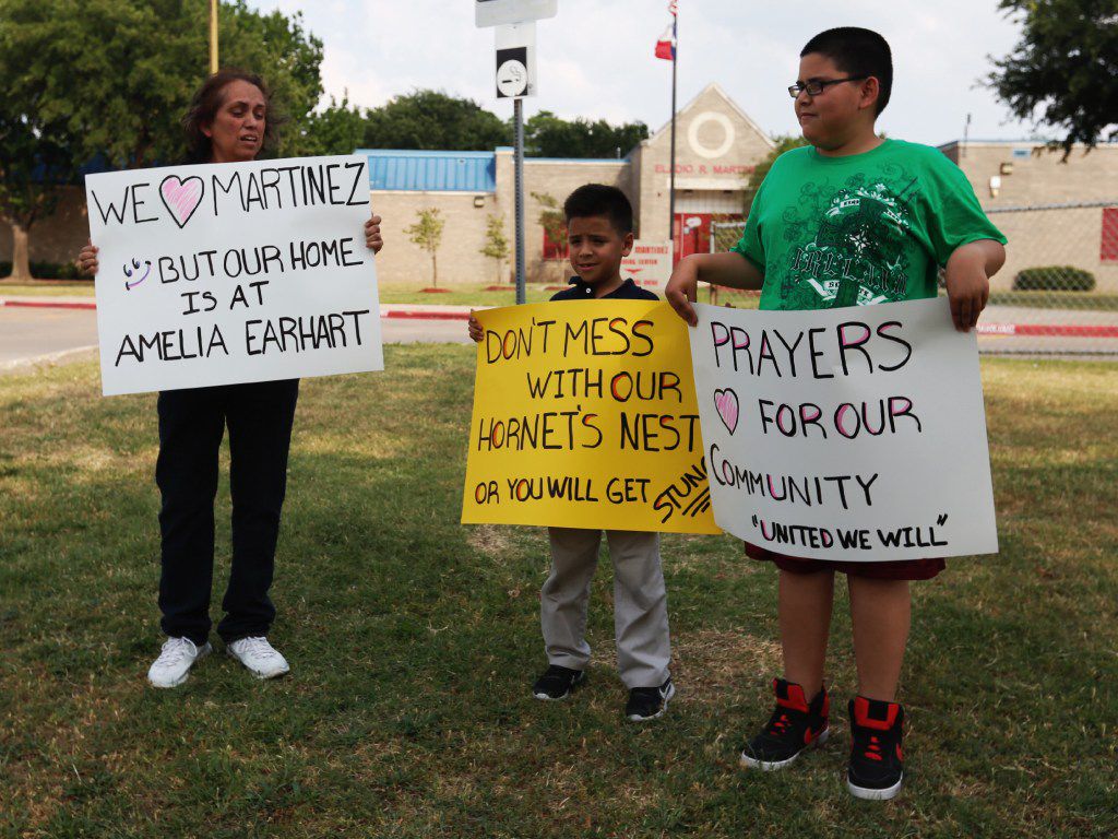 Parents At Closing Elementary School Question If Dallas Isd