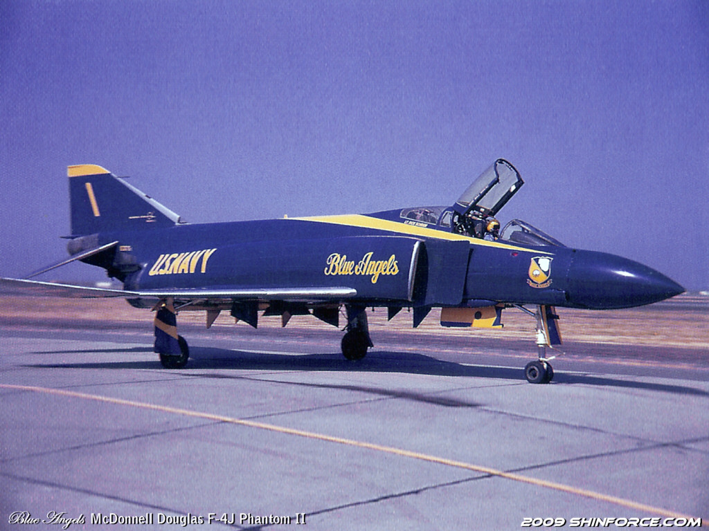 Cannon Equipped F 4e While The Blue Angels Flew Short Nose 4j