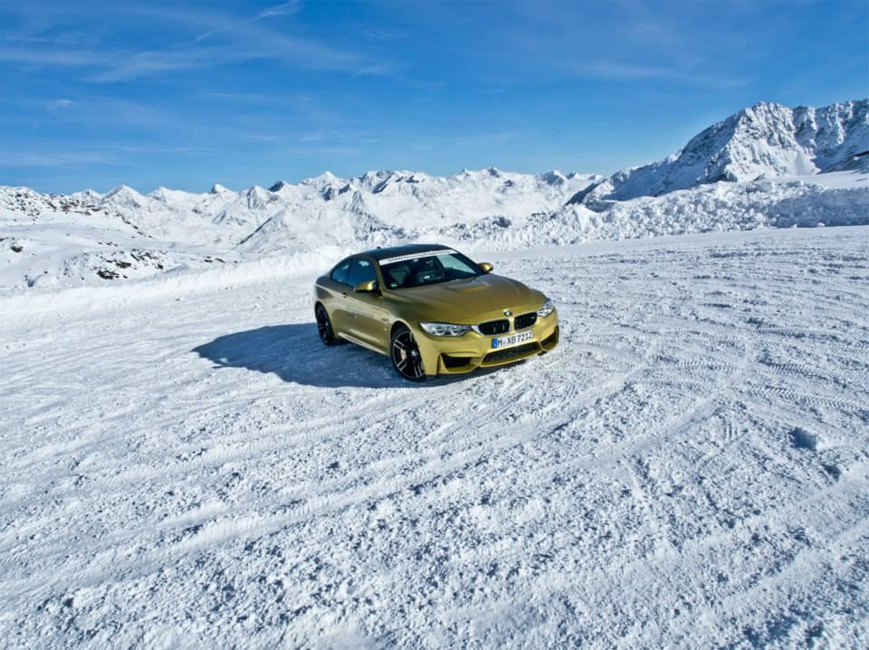 Photos Bmw M4 Coupe Plays In Snow At Driving Experience