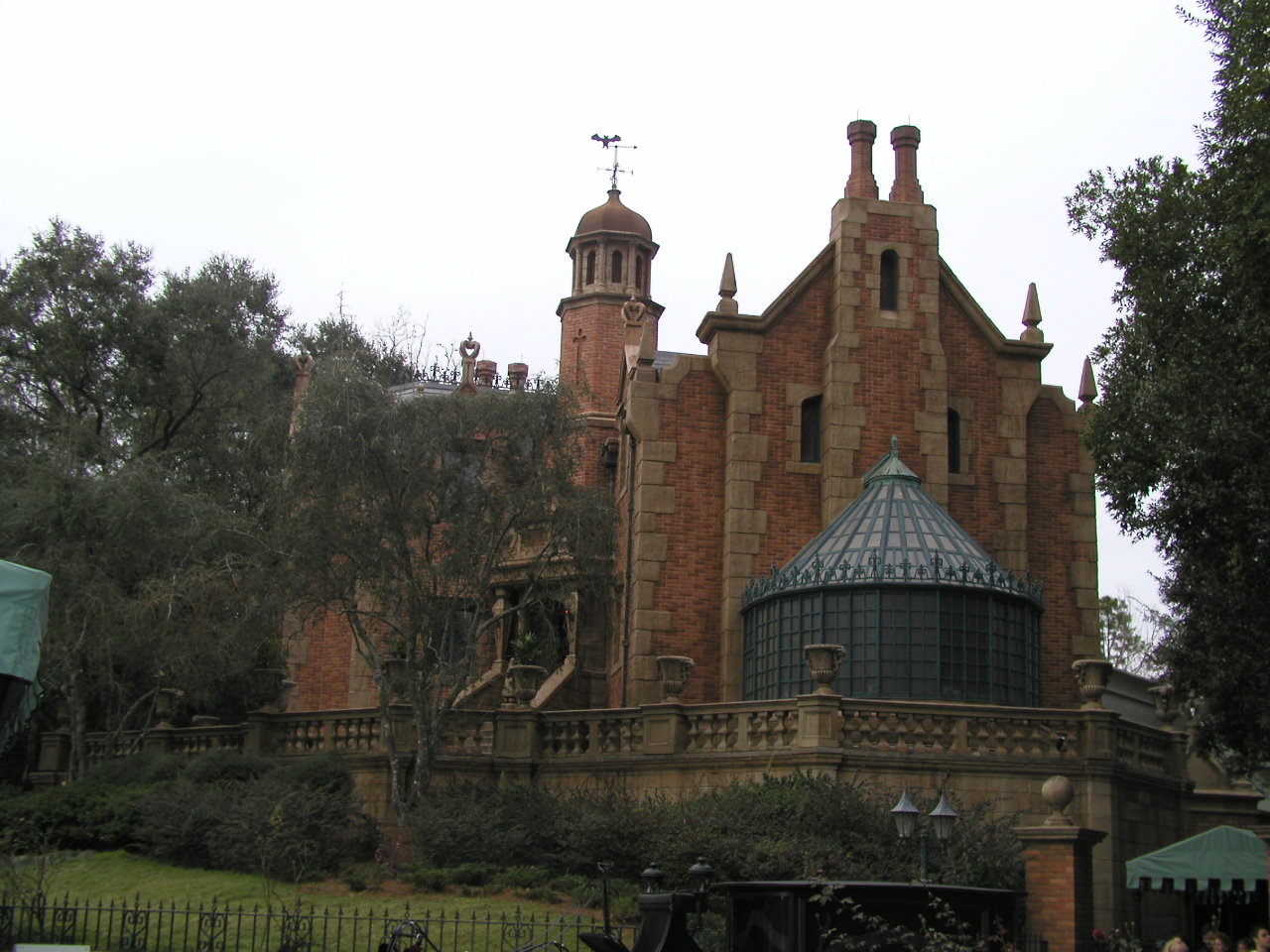 The Haunted Lamp Mansion Disney World