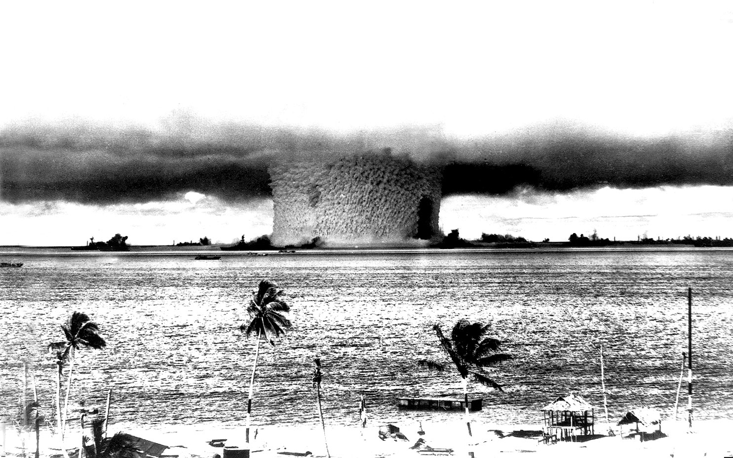 Bomb Nuclear Operation Crossroads Baker Bikini Atoll