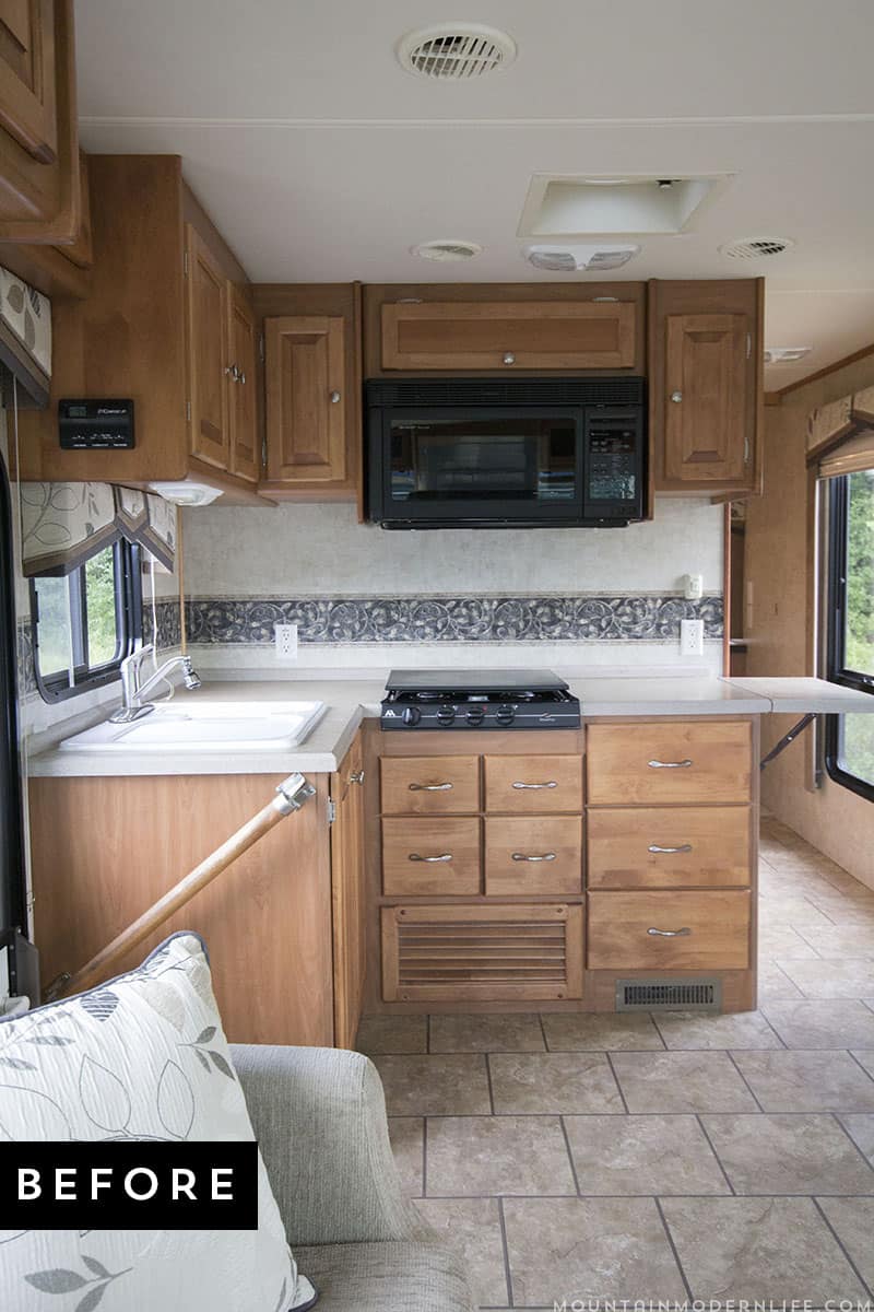 Ready to remove the outdated wallpaper border in your RV
