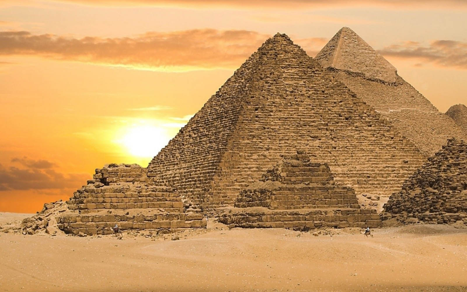 Pyramid Wallpaper Of Egypt