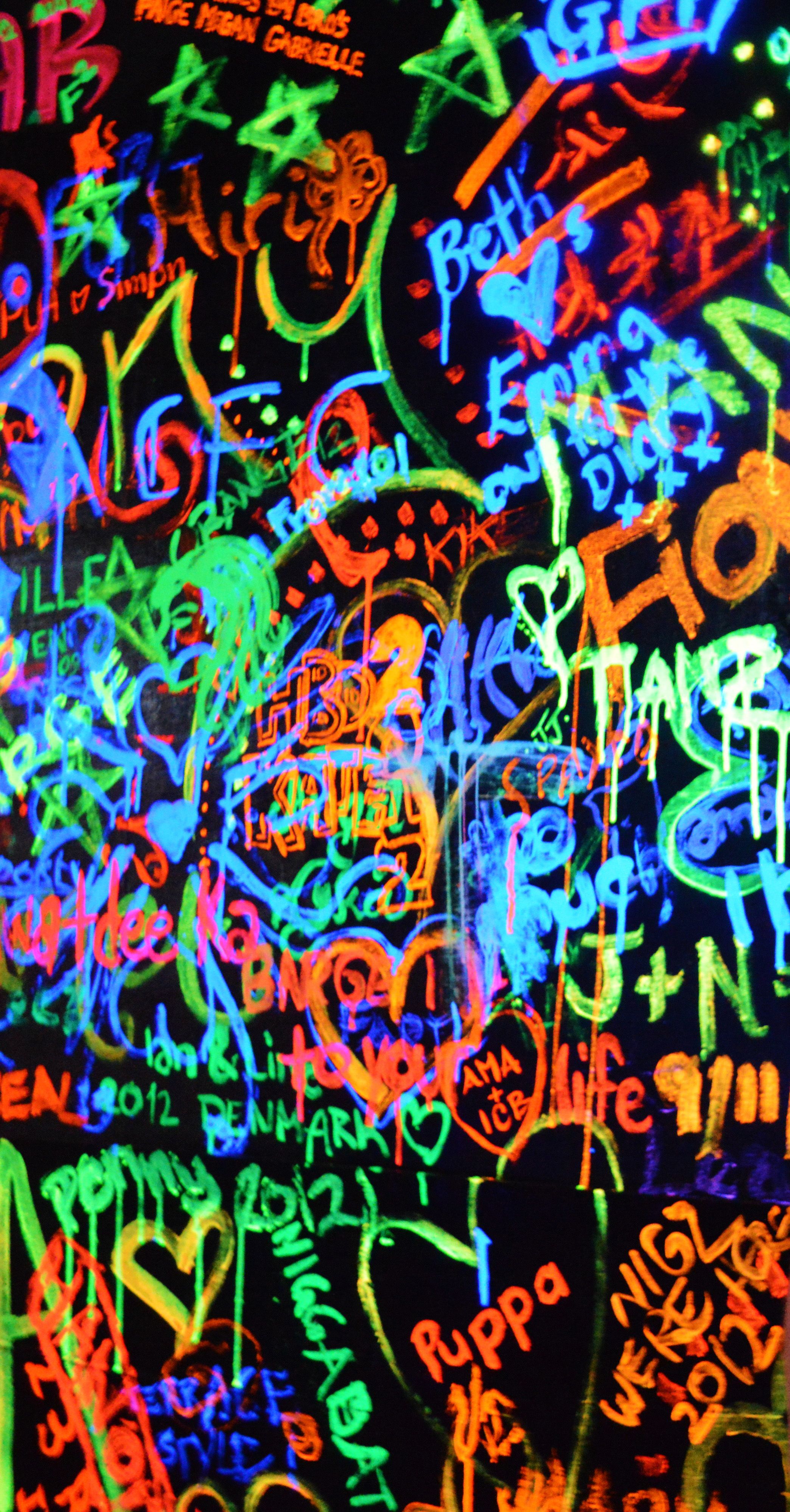 Graffiti Wallpaper iPhone Crazy Trippy