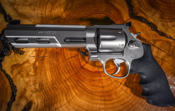 Smith And Wesson Oruzhie Jpg