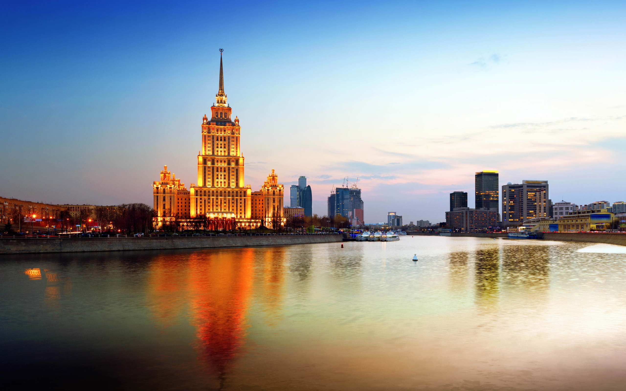 Moscow Russia City Reflection Wallpaper