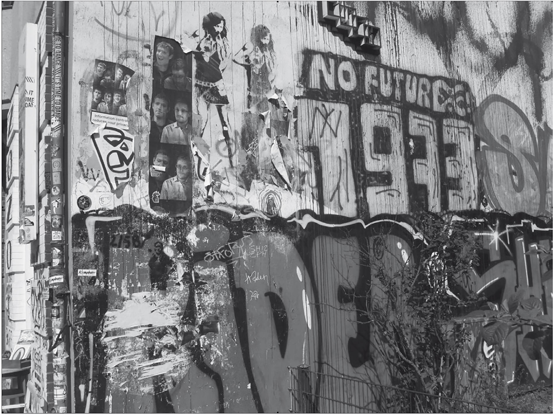 Black And White Graffiti Wallpaper