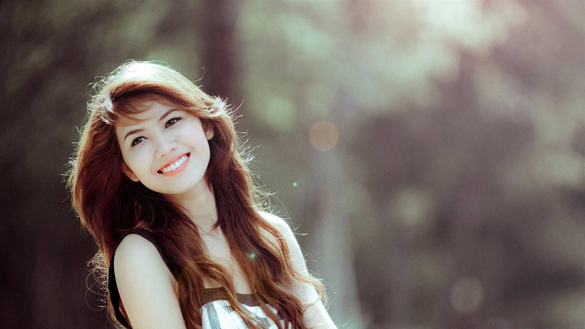 Cute Woman Picture Wallpaper
