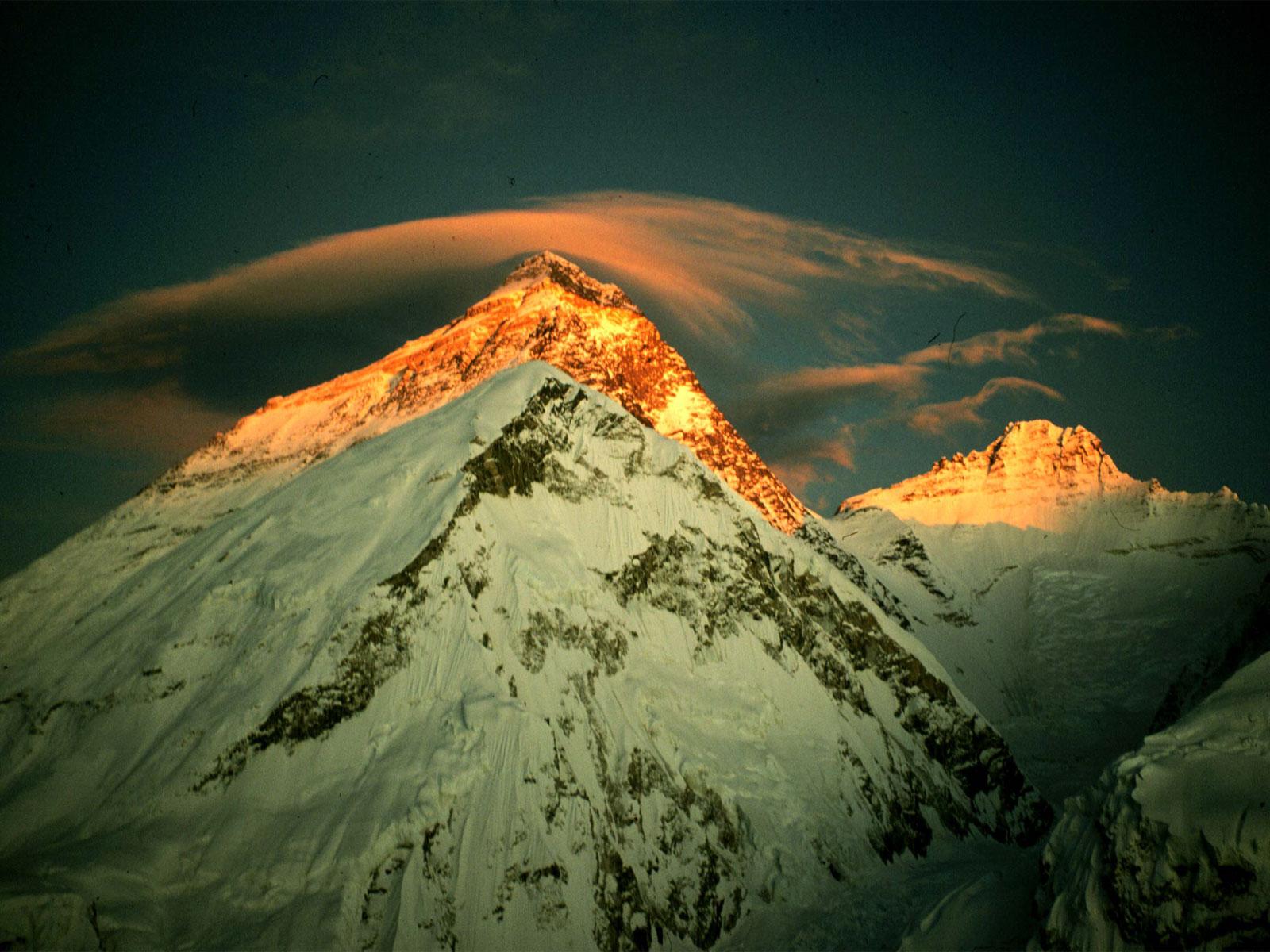 Mount Everest Wallpaper Jpg X