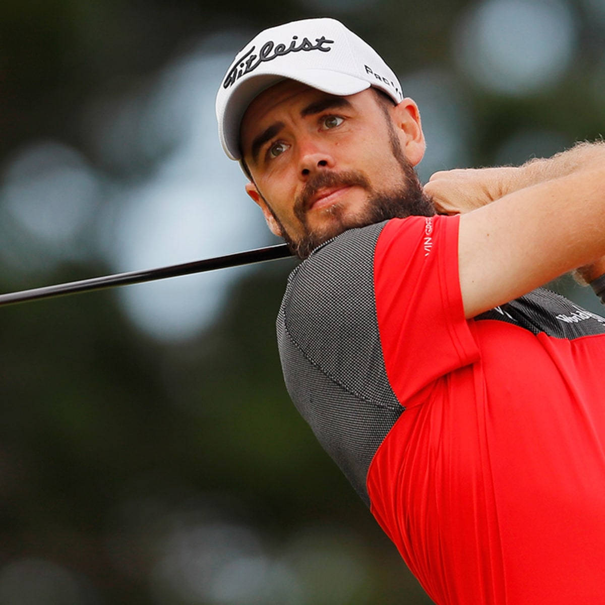 Professional Golfer Troy Merritt In Intense Concentration Wallpaper