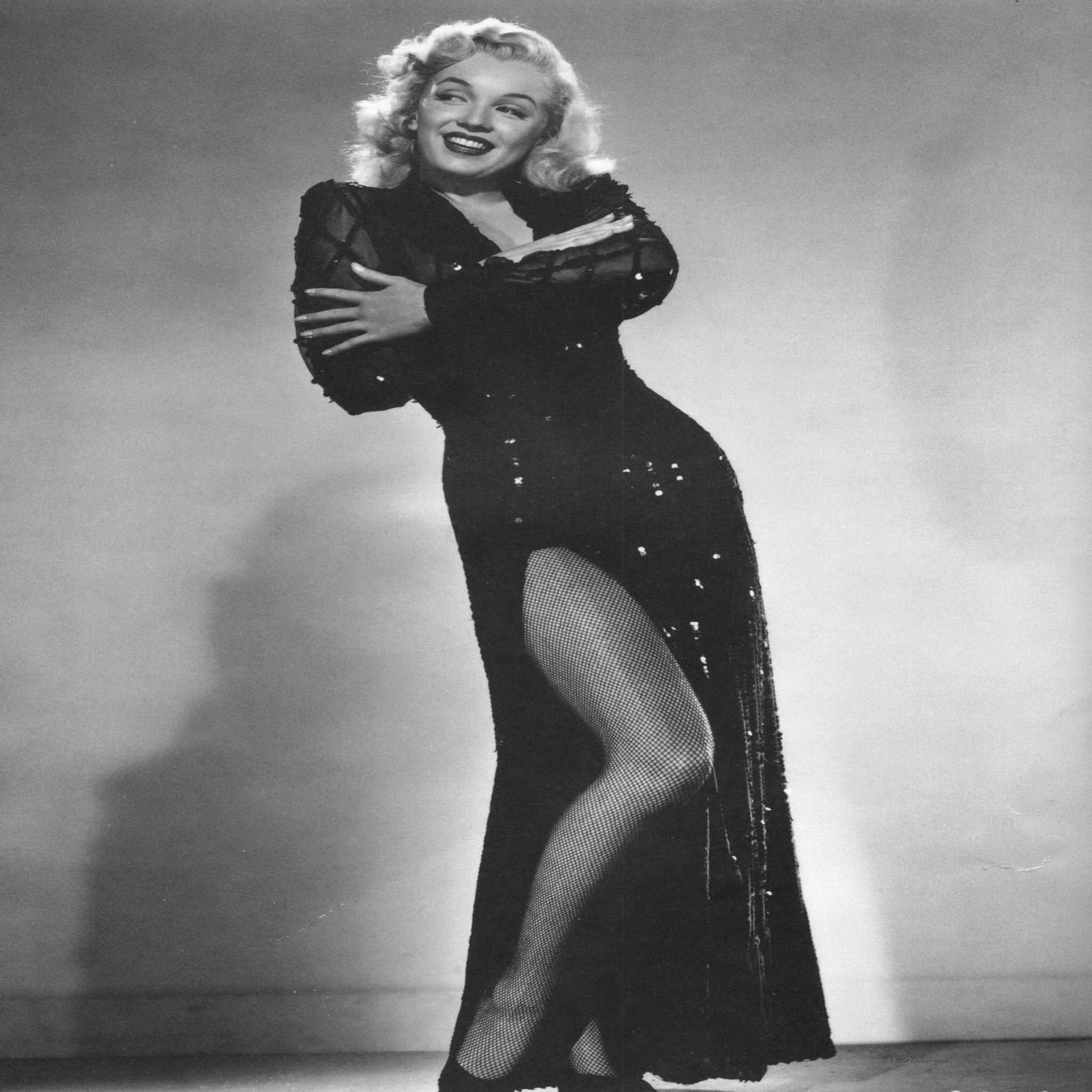[41+] Marilyn Monroe with Guns Wallpaper | WallpaperSafari.com