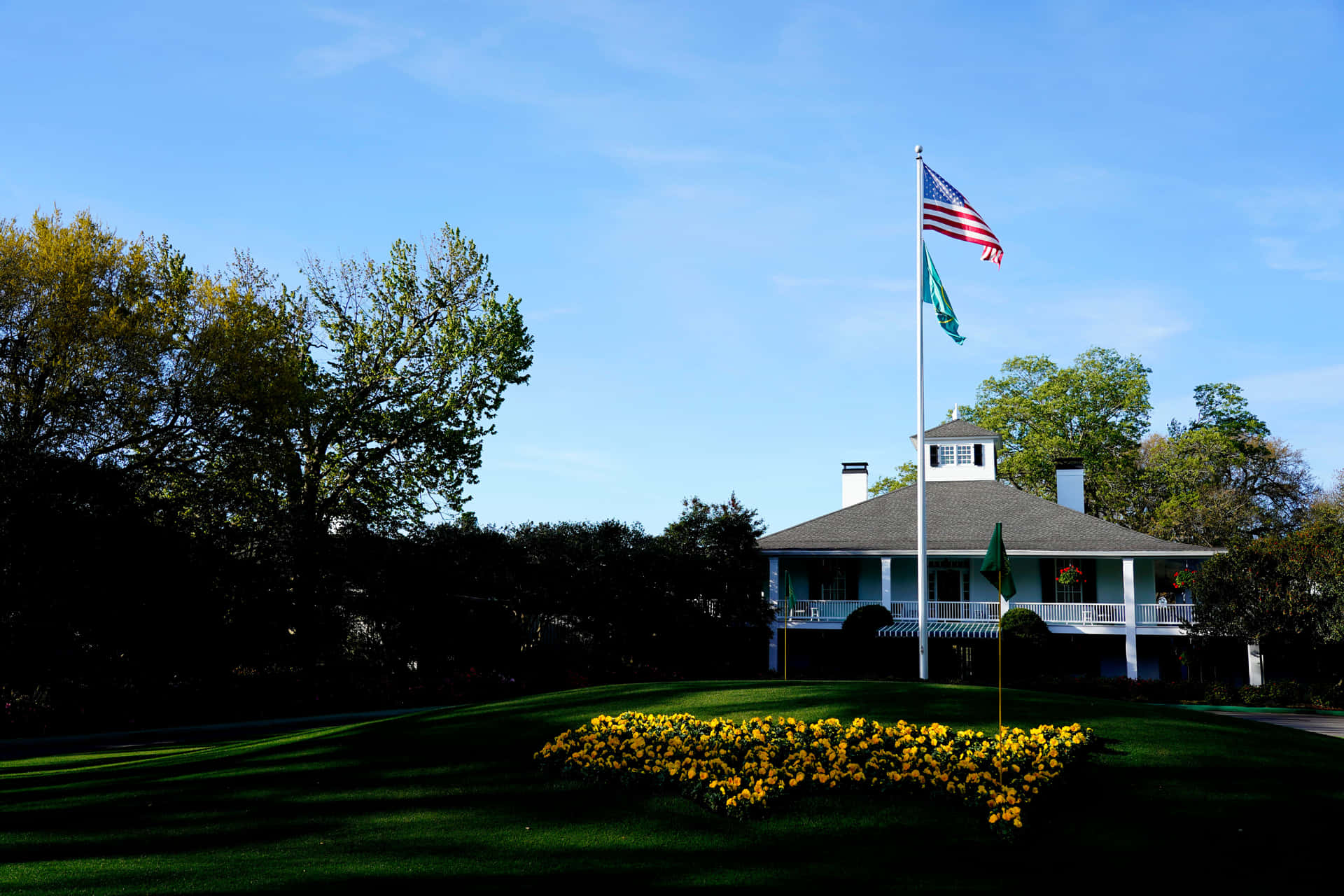 Augusta National iPhone With A House Wallpaper