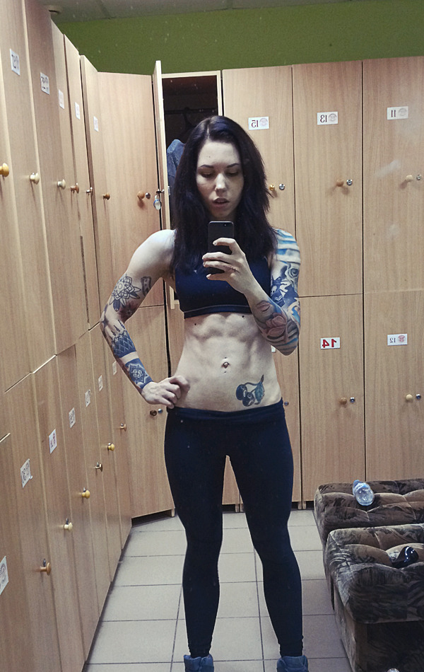 Gym Locker Room Selfie With Tats And Leggings Ment Picture