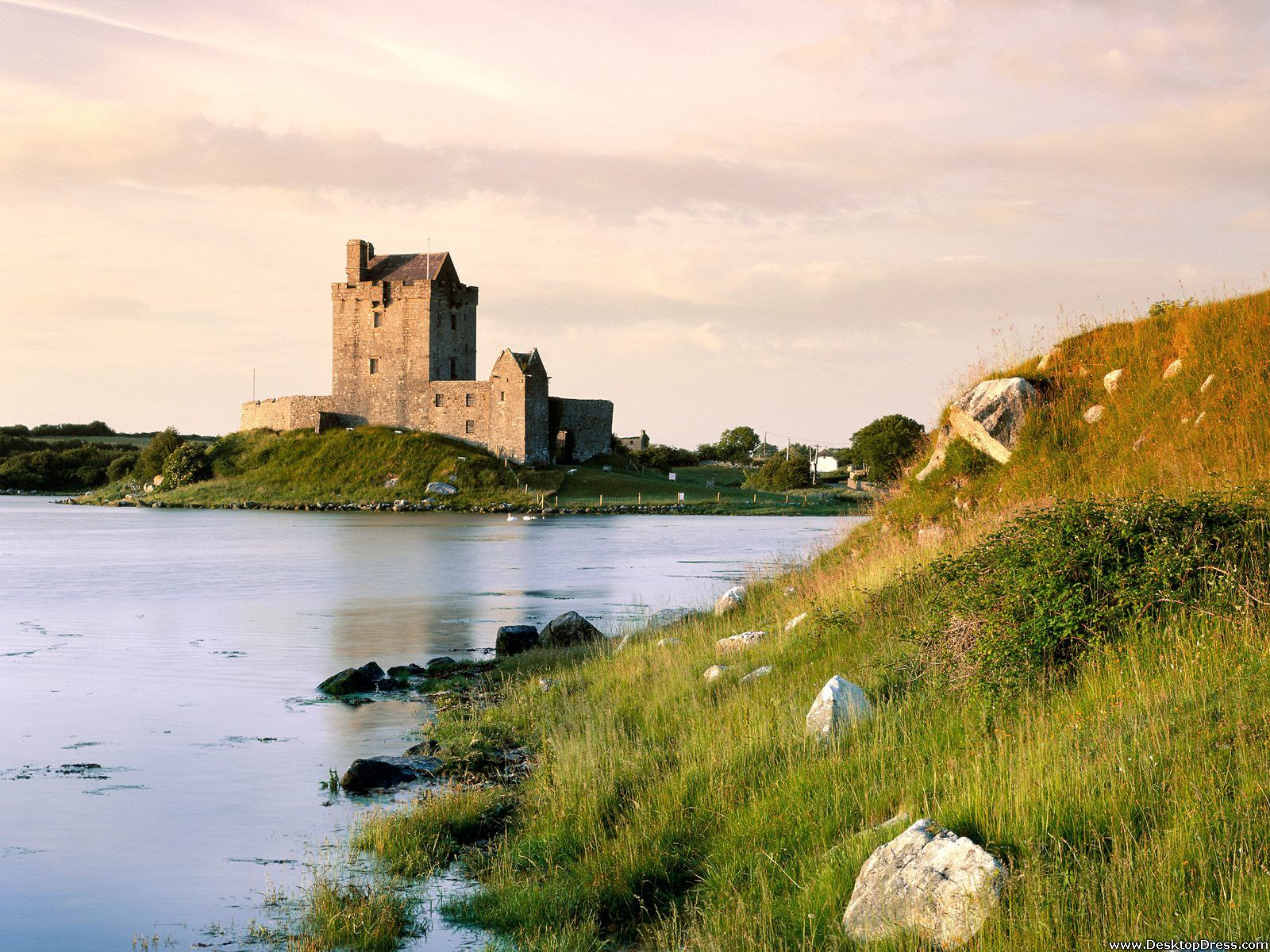 Background Dunguaire Castle Kinvara Ireland Desktopdress