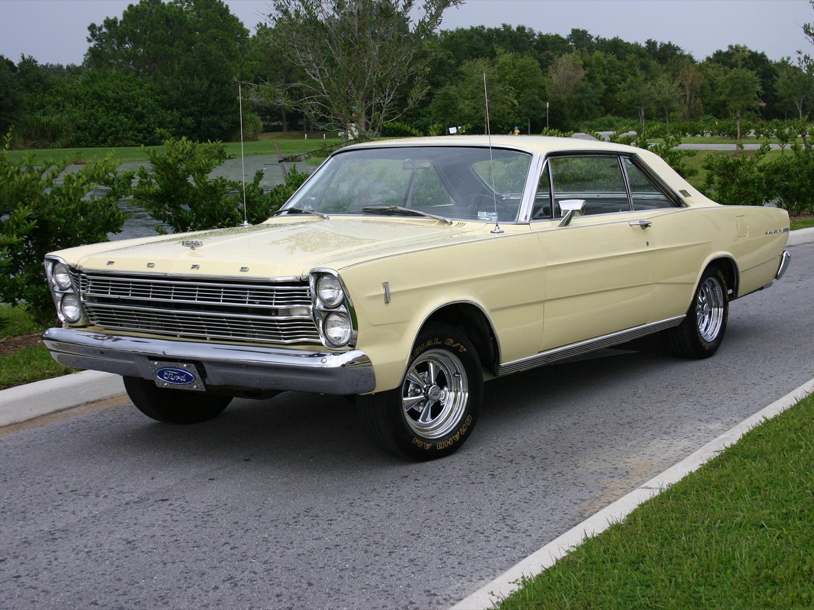 Ford Galaxie Hardtop Coupe Classic Wallpaper Background