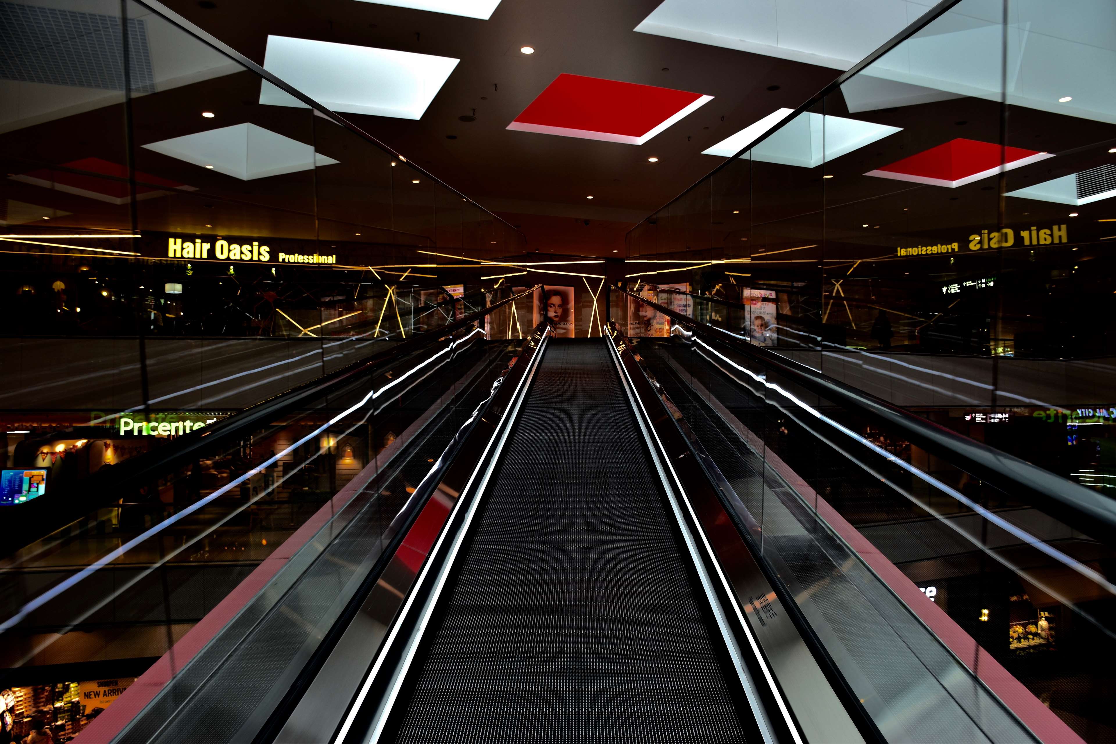 City Discovery Elevactor Hk Hongkong Mall Shopping Center Shoppingmall Snap 4k Wallpaper
